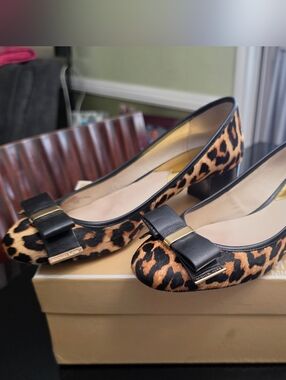 Michael Kors Leopard Print Bow Block Heel Pumps